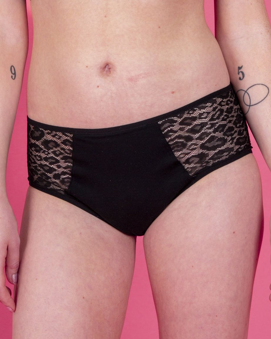 Elsa Shorty - Black