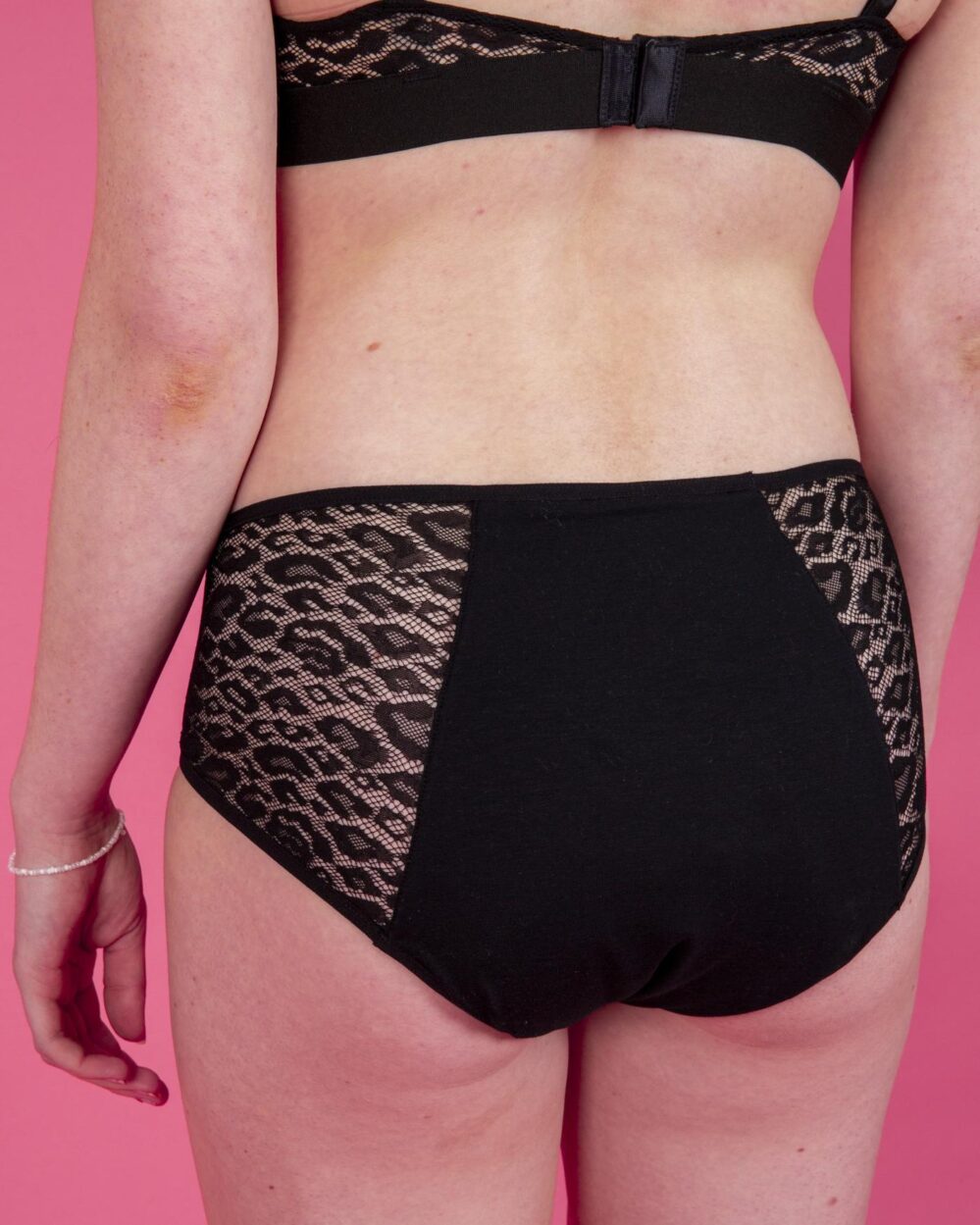 Elsa Shorty - Black